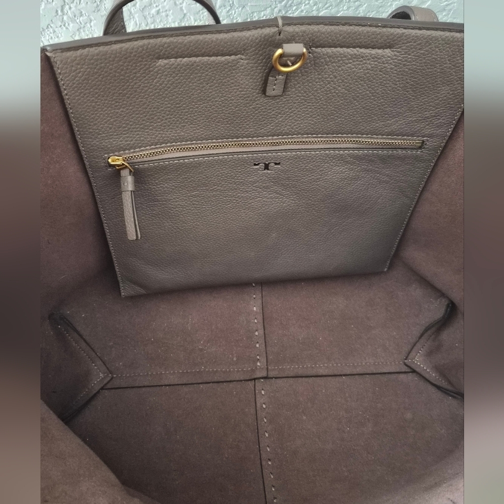 Tory Burch McGraw Pebbled Leather Large Tote - Picture 10 of 13